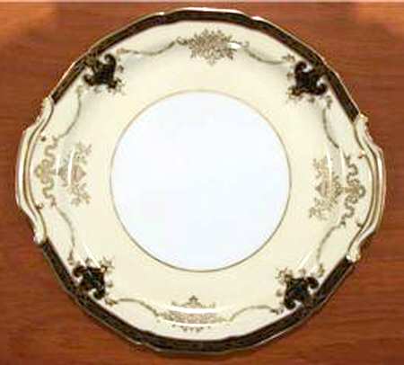 N3207 Handled Cake Plate