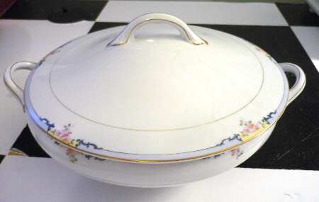 N3208 Round Covered Vegetable