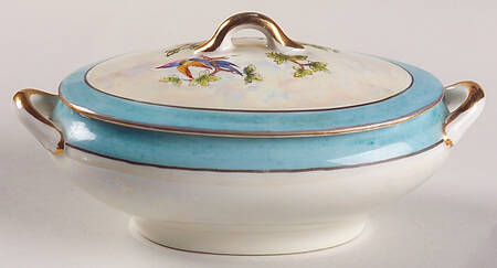 N2644 Toy Oval Covered Vegetable
