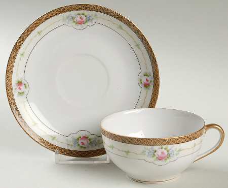 N3244 Flat Cup & Saucer Set