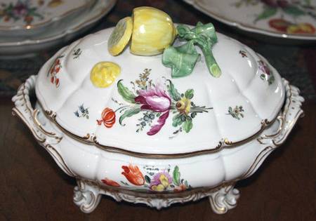 7557 Tureen &  Lid