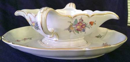 7557 Gravy Boat & Underplate