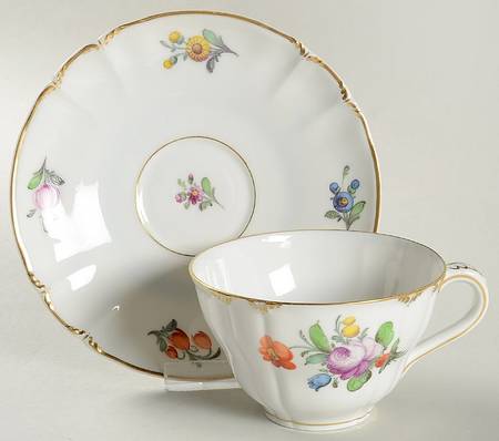 7557 Footed Cup & Saucer Set
