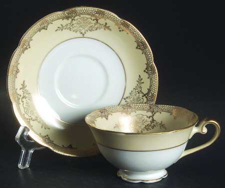 N3281 Footed Cup & Saucer Set