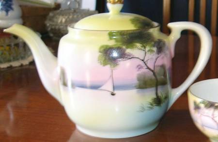 N3282 Teapot & Lid