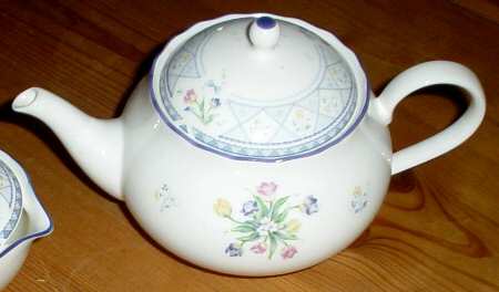 Orangerie Teapot & Lid