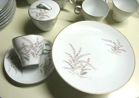 N3285 Flat Cup & Saucer Set