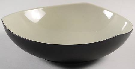 Tri Corner 9" Triangular Serving Bowl