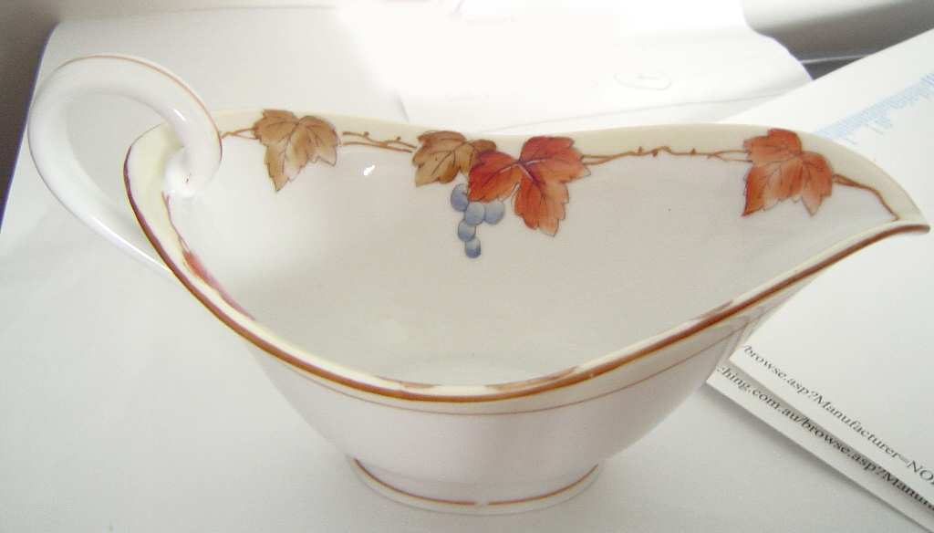 N3292 Gravy Boat