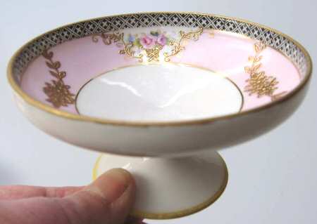 N3312 Footed Nut Dish