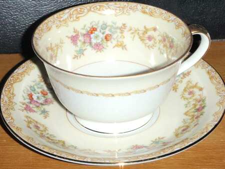 N3346 Footed Cup & Saucer Set