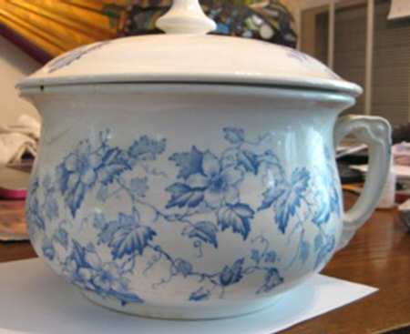 Windsor Chamber Pot & Lid