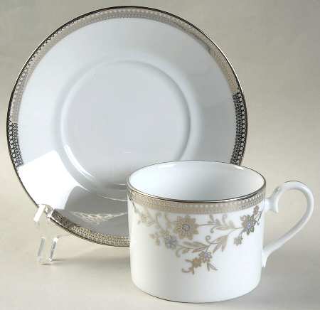 Hayden Flat Cup & Saucer Set