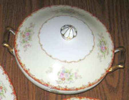 N3749 Round Covered Vegetable
