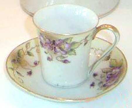 NIP206 Chocolate Cup & Saucer Set