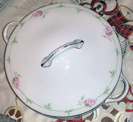 N3509 Round Covered Vegetable