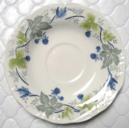Ivy Leaves Saucer