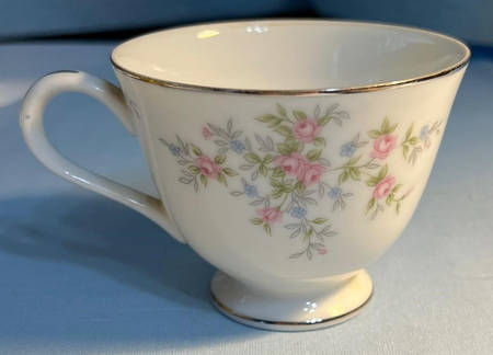 NII2 Footed Cup