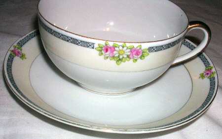 N3521 Flat Cup & Saucer Set