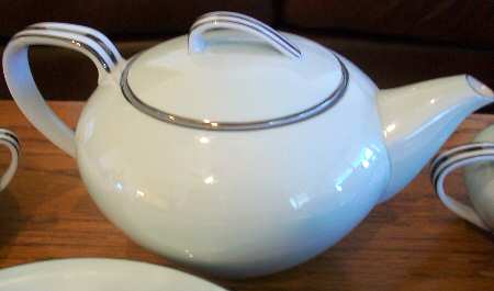 N3768 Teapot & Lid