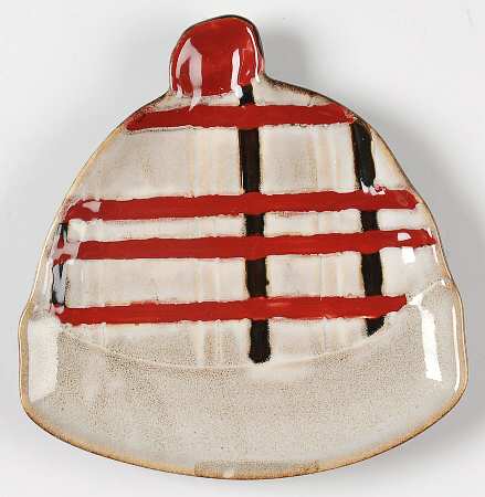 Pine Retreat Ivory Figural Canape Plate