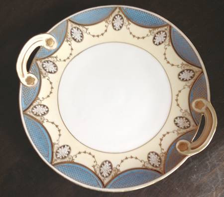 N3781 Handled Cake Plate
