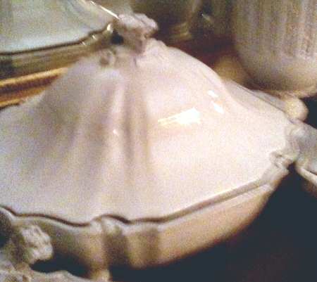 NM28 Tureen &  Lid