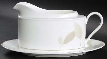 Silk Bay Gravy Boat & Underplate (Relish/Butter)