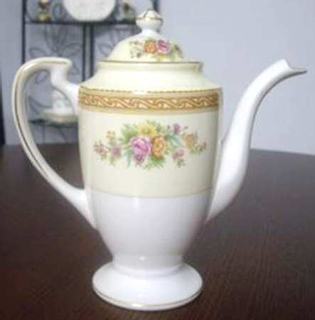 N3784 Coffee Pot & Lid