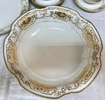 N3788 10" Round Vegetable Bowl