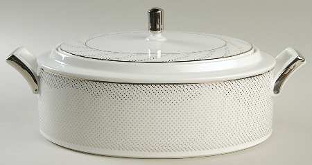 Platinum Waltz Oval Covered Vegetable