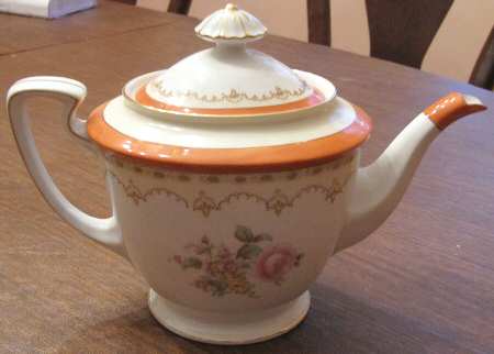 N3796 Teapot & Lid