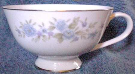 Memoir Footed Cup