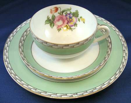N3811 Flat Cup & Saucer Set