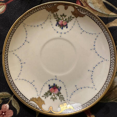 N3812 Saucer