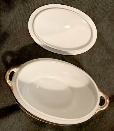 N3816 Child's Oval Covered Vegetable