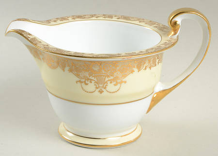 N3832 Creamer