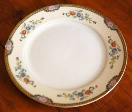 N3560 Dinner Plate