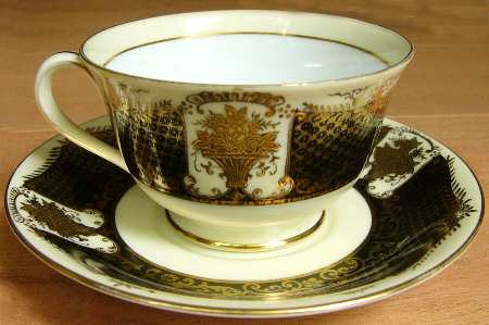 N3394 Black Footed Cup & Saucer Set
