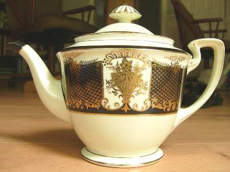 N3394 Black Teapot & Lid