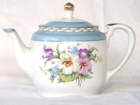 N3597 Teapot & Lid