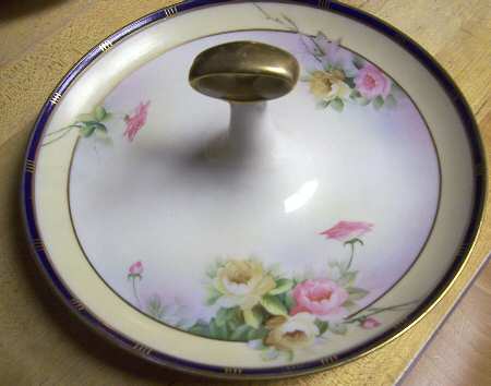 N3865 Round Serving Plate with Handle (DP)