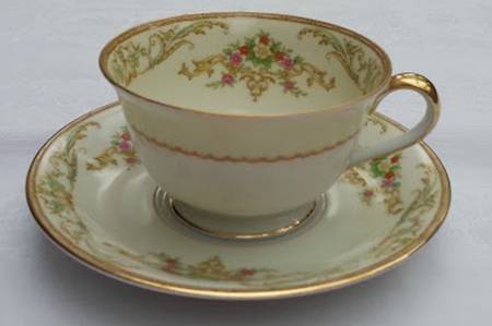 N3601 Footed Cup & Saucer Set