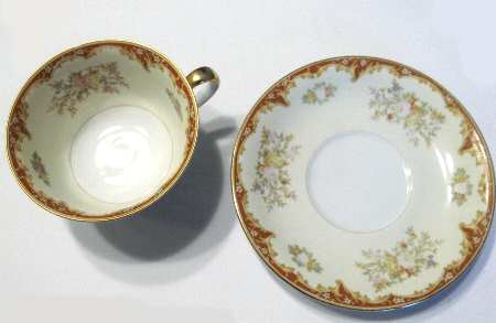 N3872 Flat Cup & Saucer Set