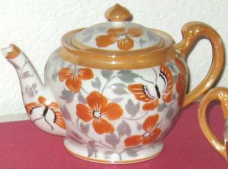 N3876 Teapot & Lid