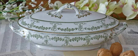 Devon Oval Covered Vegetable