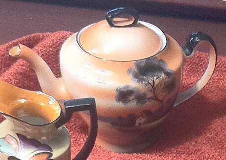 N3886 Teapot & Lid
