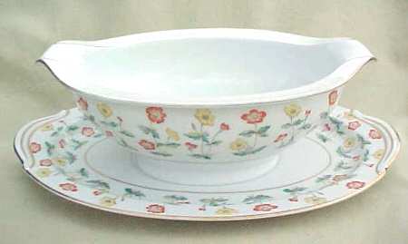 N1462 Gravy Boat with Attached Underplate