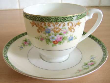 N3929 Footed Cup & Saucer Set