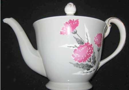 N3931 Teapot & Lid